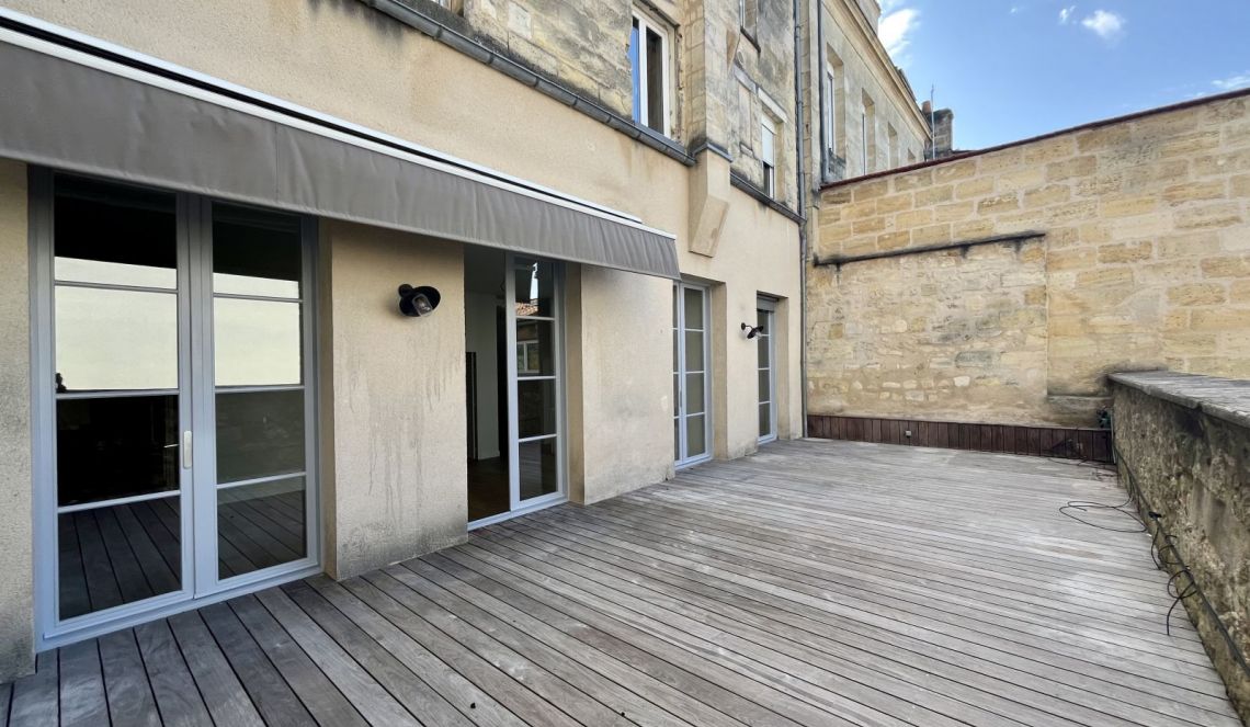 Terrasse avec vue dégagée 